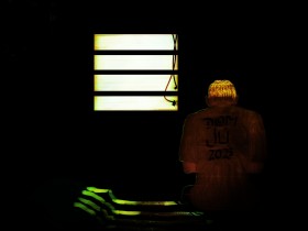Prisioneiro de guerra(prisoner of war)  - Dom Jú